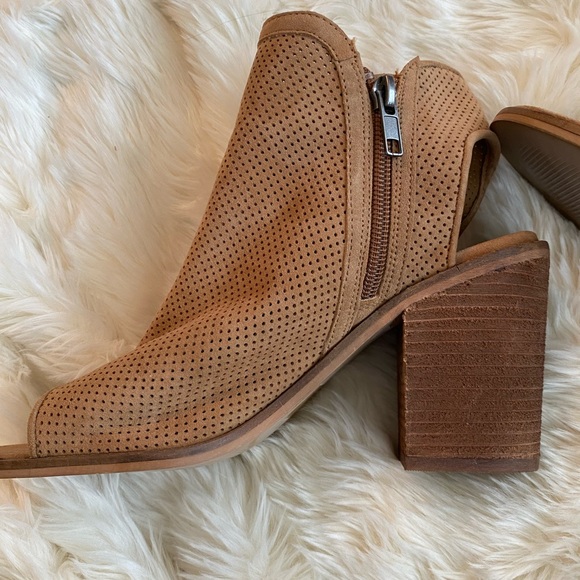 Steve Madden tan booties - Picture 5 of 6